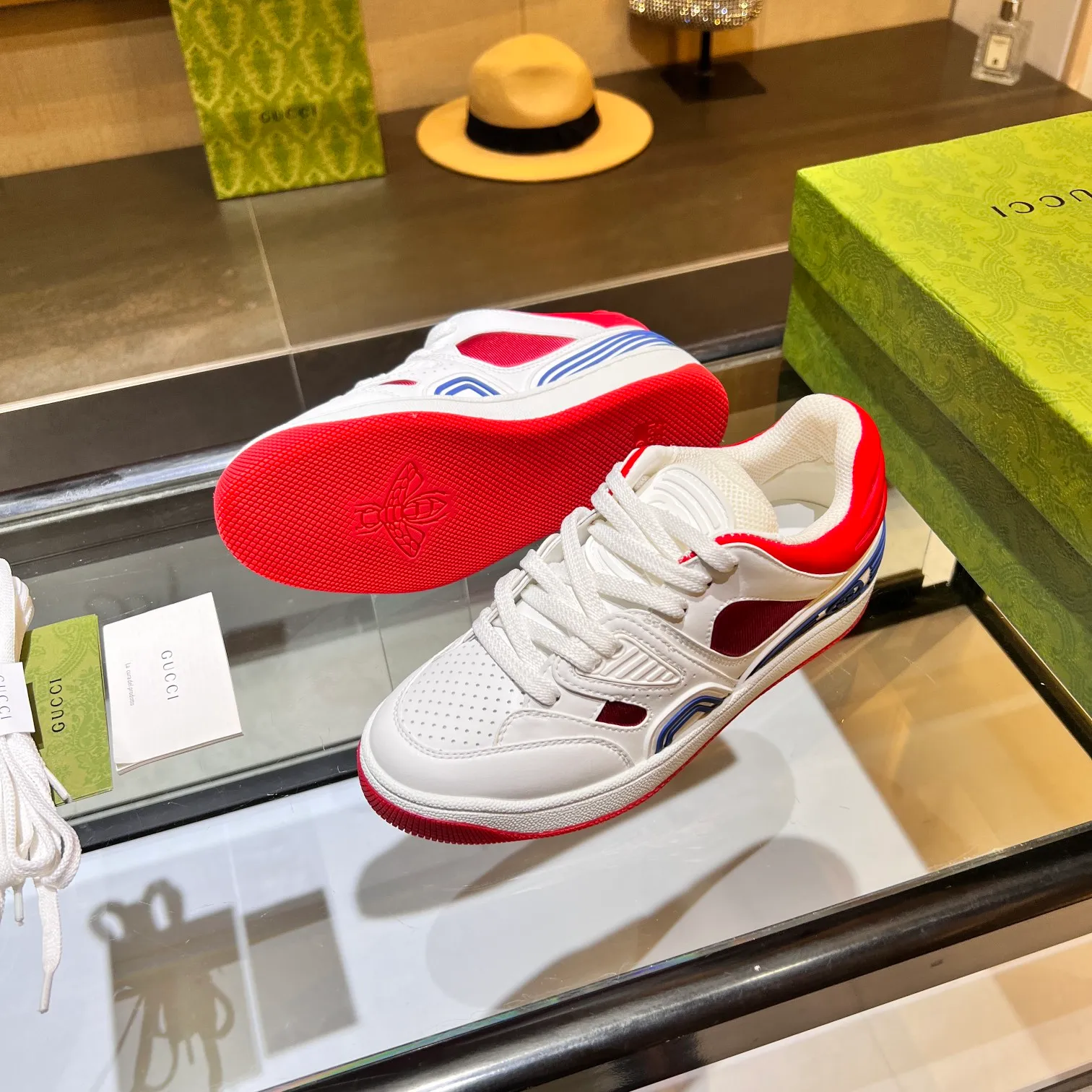 👟👟Ex-factory price 600👟👟 Men's size +10 high version, the top version of 2022 Gucci low-top sneakers! The new colors are reproduced one to one. New style for early spring, creating a perfect style💣💣💣street style🔥🔥🔥cool and trendy C-level fashionable outfit with a retro and futuristic feel🌹🌹🌹classic boot shape + British color-blocking design, super eye-catching. Various leather splicing, original reverse mold last type, imported high-end knitting needles showing exquisite texture! Open mold to customize high-density TPU outsole. 15 colors come out first. Size: Female 35-41 Male 39-46